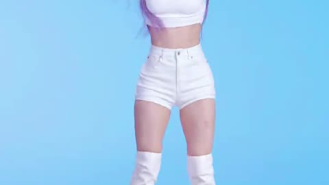 Beutiful Korean girl dance