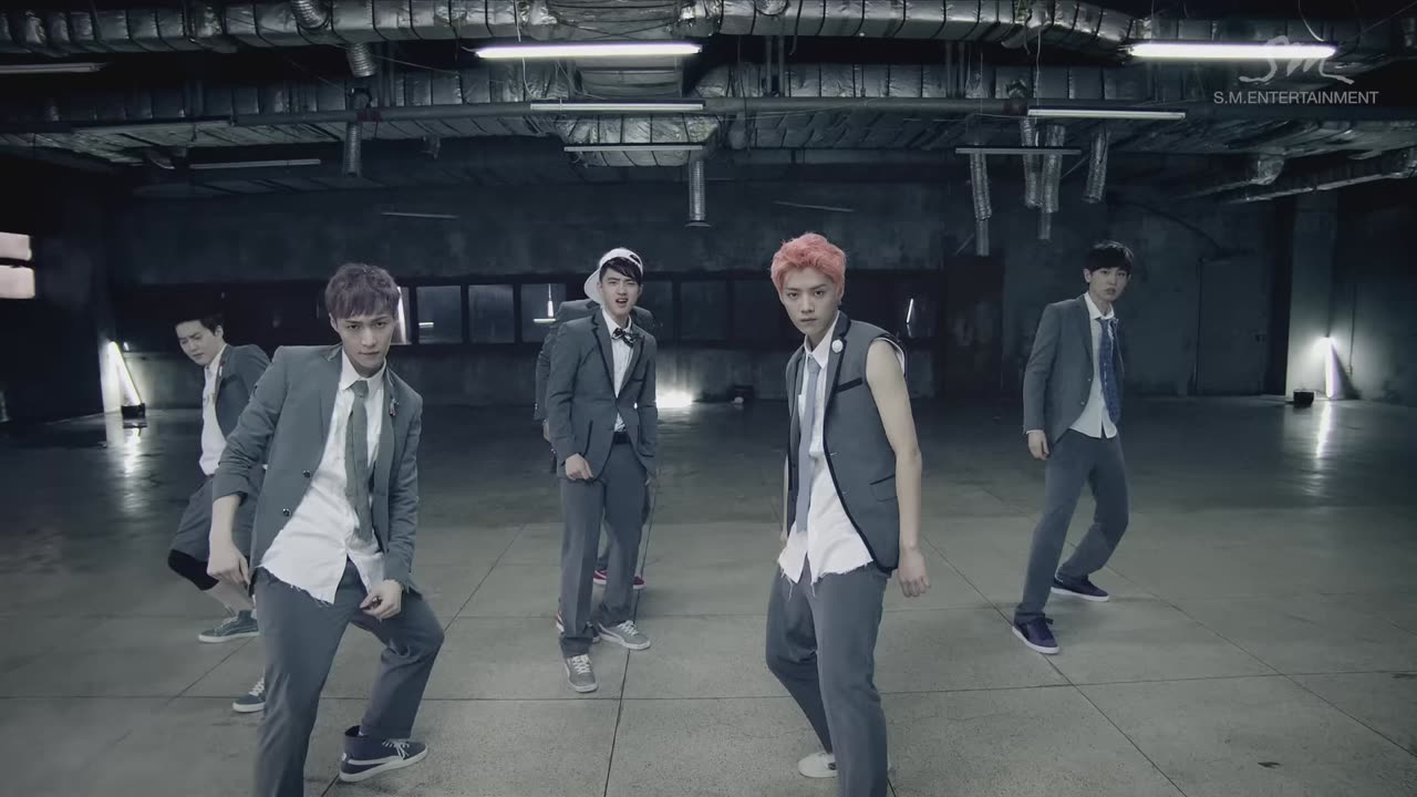 EXO 엑소 '으르렁 (Growl)' MV (Korean Ver.)