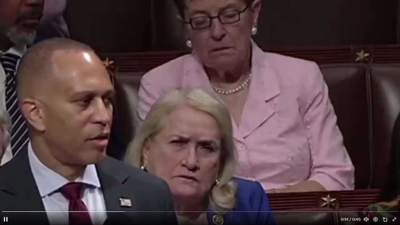 🚨Hakeem Jeffries là một trò đùa.