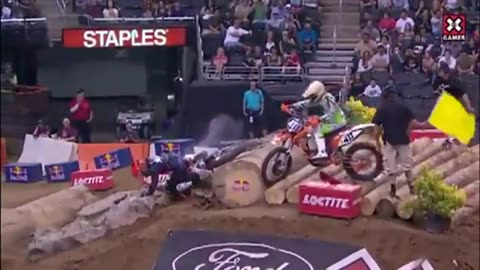 WOMEN ON MOTORBIKE EPIC FAIL