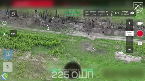 👀🏃 A group of Russian soldiers abandon their positions in full force, frightened