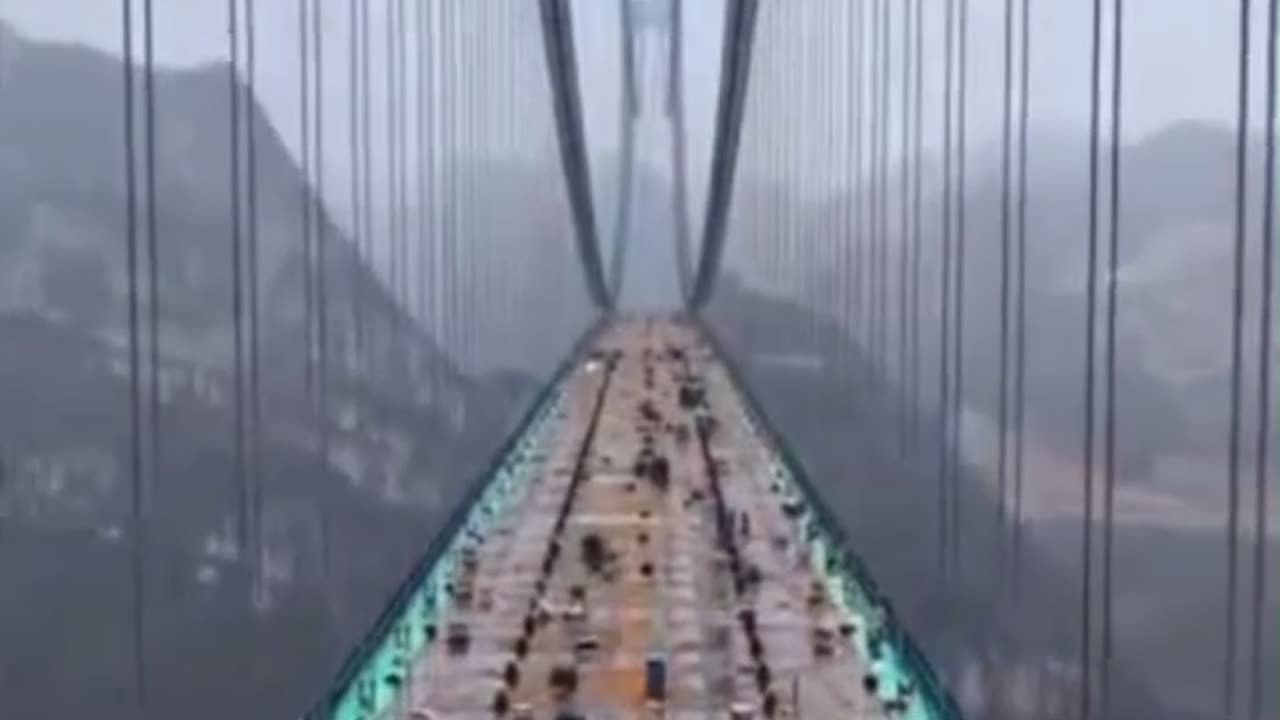 The world's largest bridge in China