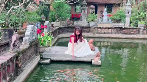 go sightseeing at the temple