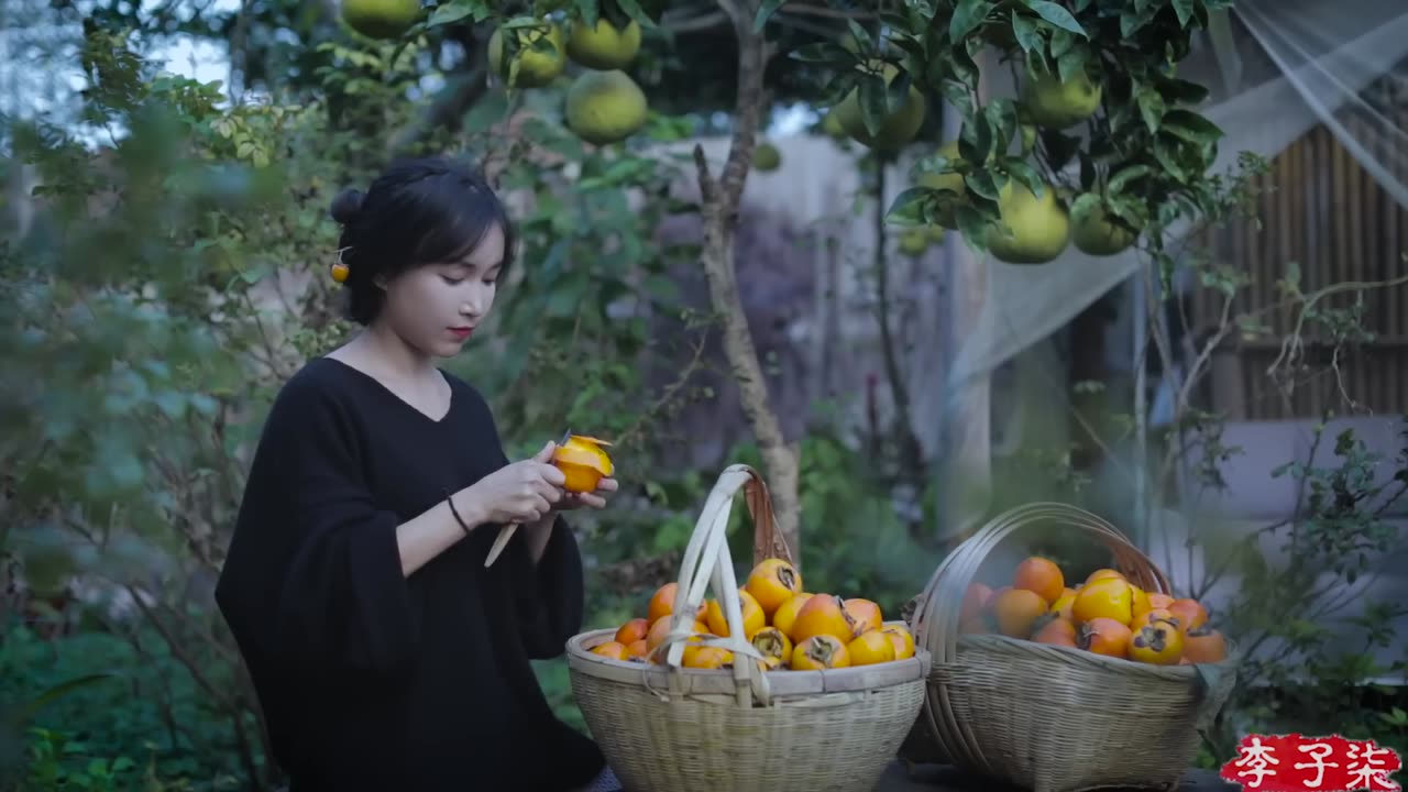 May the red persimmons bring you happiness and prosperity 🌱