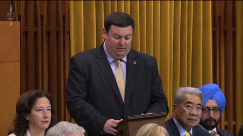 Liberal minister says he's doing "exceptional" work as Canada sheds thousands of auto jobs