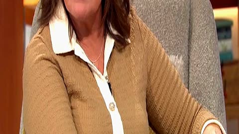 Lorraine Kelly Shares Her Onscreen Secrets for Th