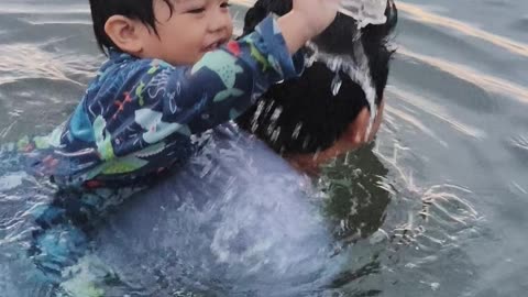 Naligo si Grey nag-ride sa liko sa iyang papa