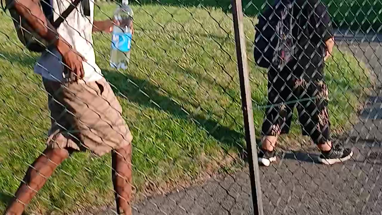 Lying cop arsonists bezzy chum bringing water to a rough sleeper