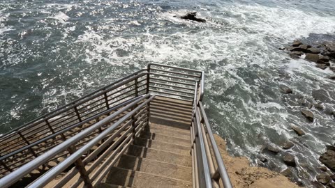 Sunset Cliffs Blvd / Ladera St - Chill walking down stairs to the water #sunny #walk #view San Diego