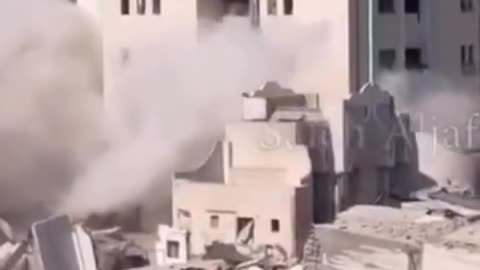 Israeli warplanes bombed a building inside the Islamic University in western Gaza City