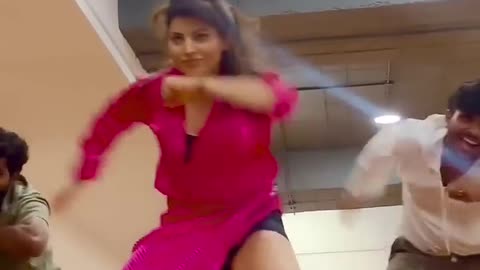 #dabididibidi #urvashirautela #dance #daakumaharaajmovie #lovesatyabratabagish