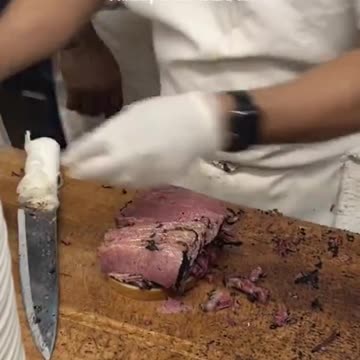 How a $27 sandwich is made at Katz Deli, is it worth it? Jewish eatery in NYC