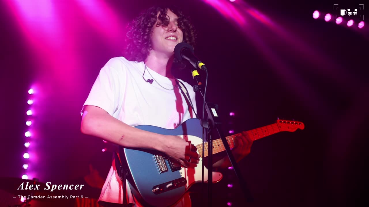 Alex Spencer live at 'THE Camden Assembly' - Part 6 | Cupchairs.com