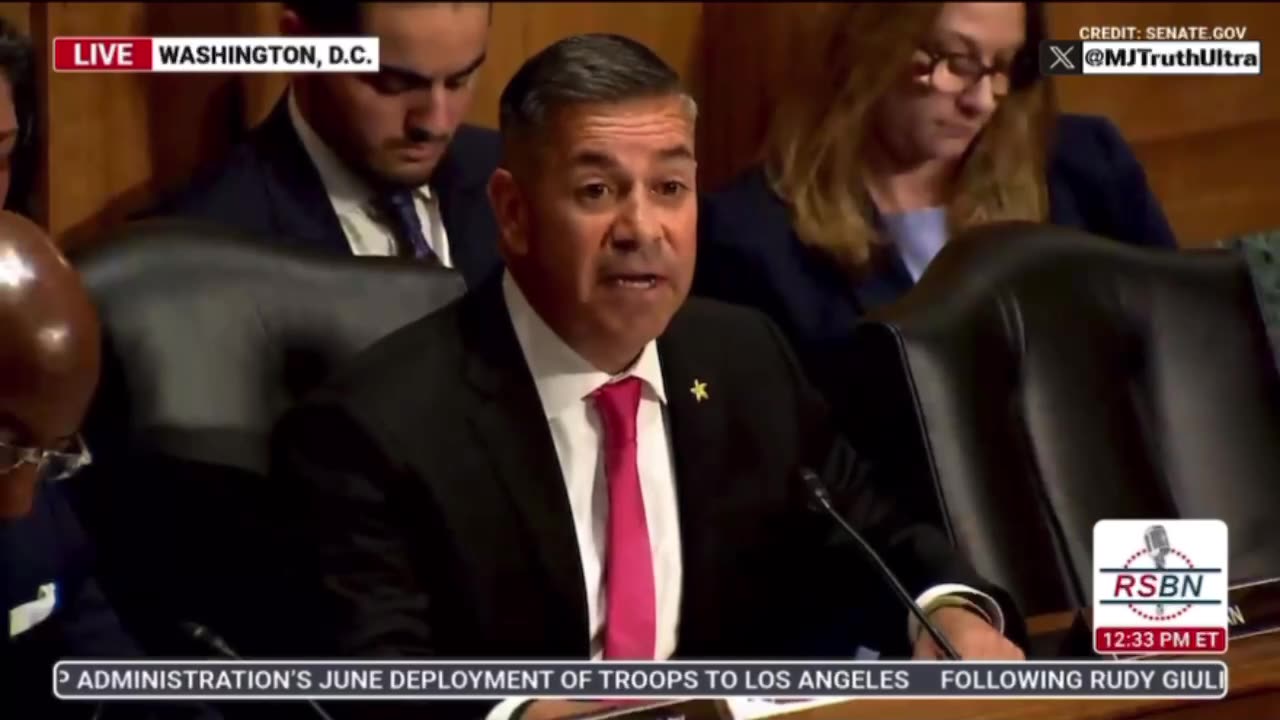 What a pathetic fool this guy is… Senator you’reRidiculous