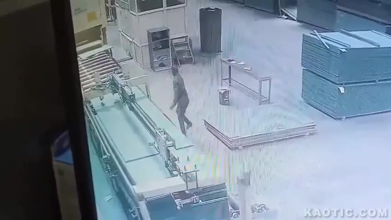 ANOTHER PAJEET FACTORY - HEALTH SAFETY VIDEO HE AINT GOING TO AUSTRALIA