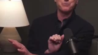 WTF is wrong with this guy's hands? #Trump is right, Gavin Newscum is on something