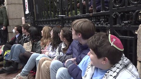 Columbia University Students Chain Themselves To Fence To Protest Mahmoud Khalil's Detention