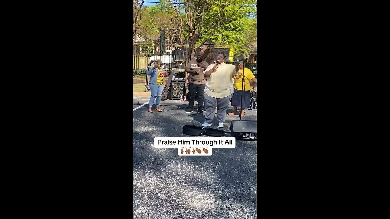 Oh lord I need you to hold my hand 🎶🎵 Quartet