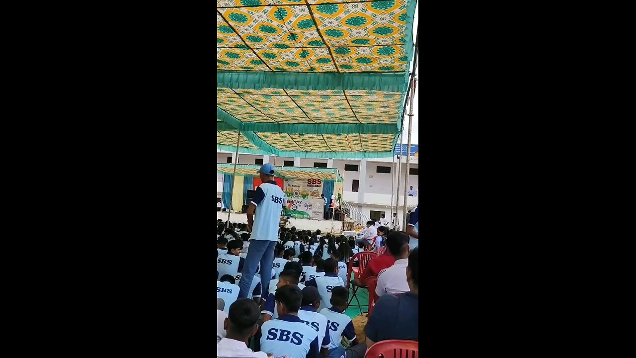 मिट्टी में मिला दे कि