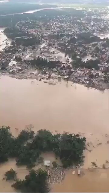 Aerial footage shows widespread devastation in Sumatra, Indonesia