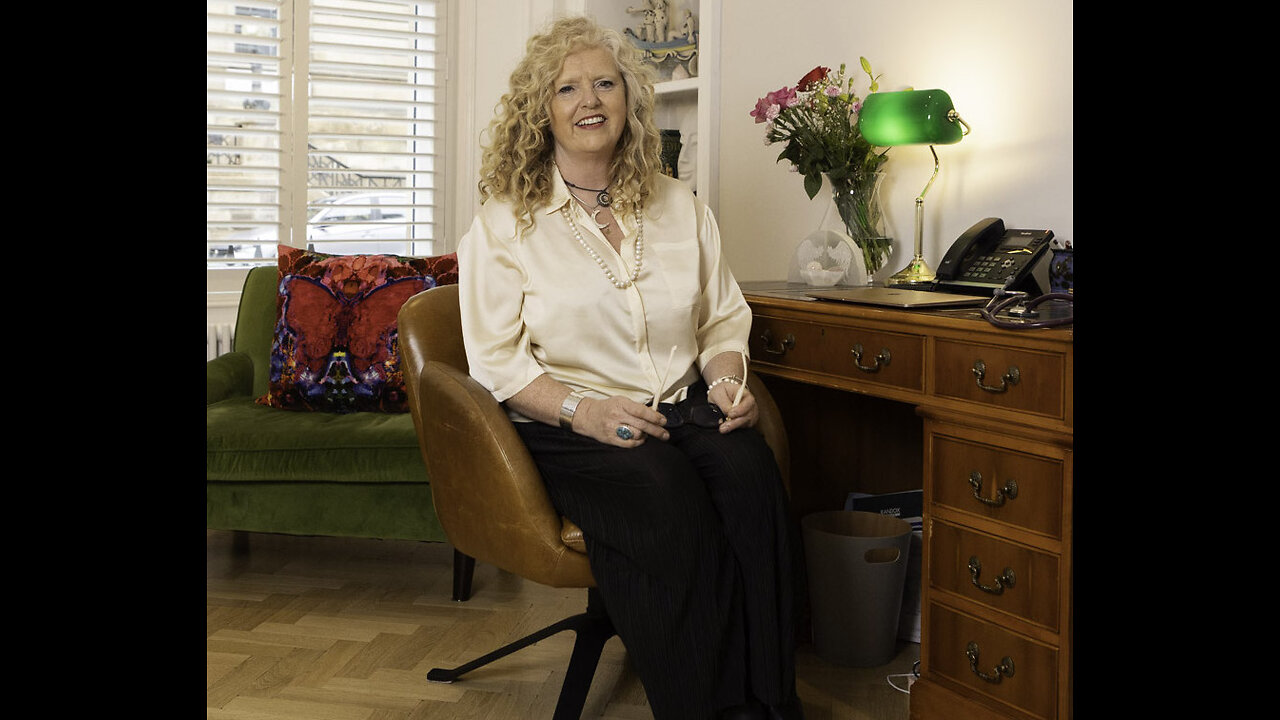 THE SINGING DOCTOR (SCOTLAND'S FIRST) - GUEST: DR. VERONICA McBURNIE - EP#57