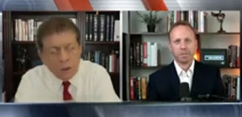 Max Blumenthal : How Trump Was Manipulated.