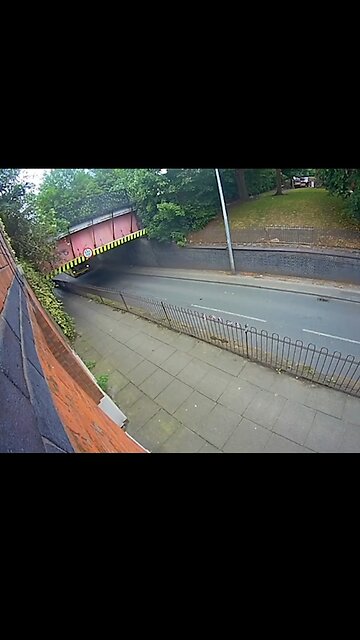 Double-Decker Crash in UK: 20 Injured