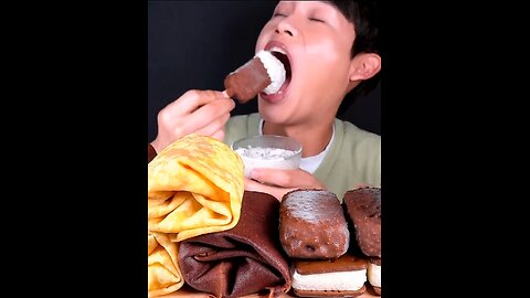 Pancake roll, chocolate ice cream