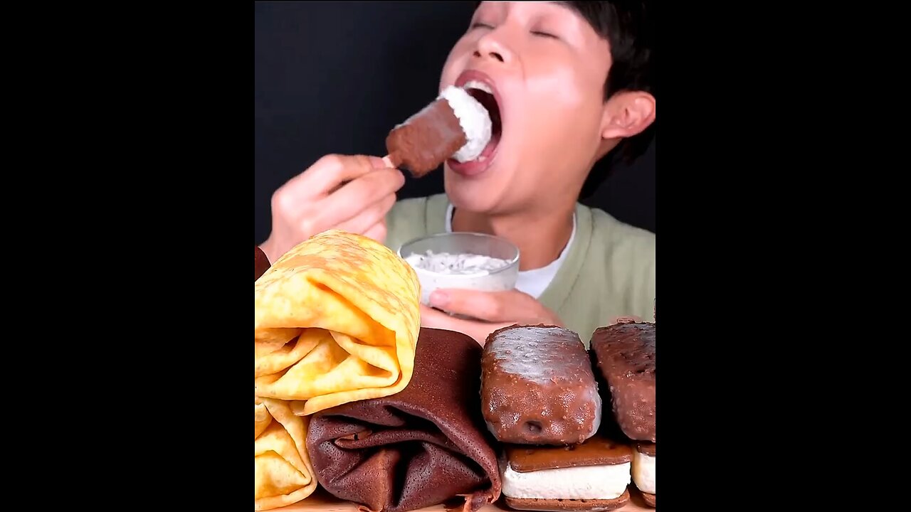 Pancake roll, chocolate ice cream