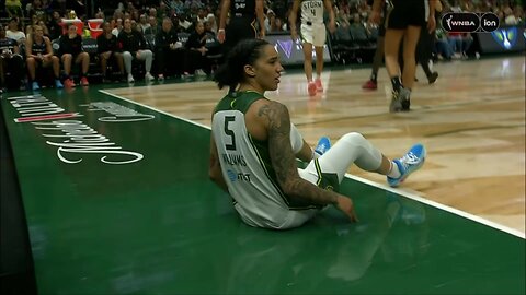 🫢 FLAGRANT, Hartley HACKS Gabby Williams from behind | WNBA women's basketball