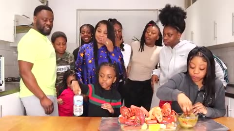 THE VIRAL WATER BOTTLE FLIP CHALLENGE!!