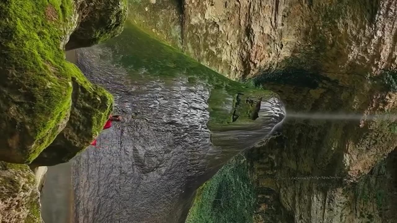 Shakuran waterfall