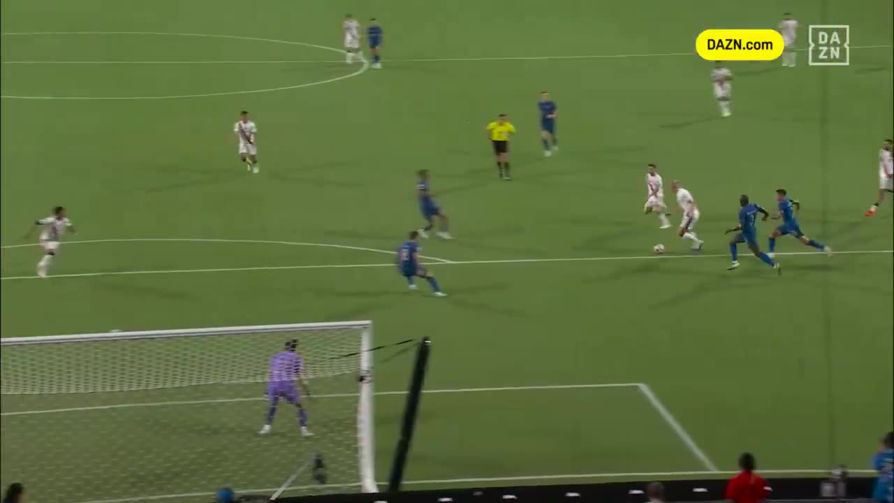 BONO CRAZY SAVE AL HILAL VS MAN CITY