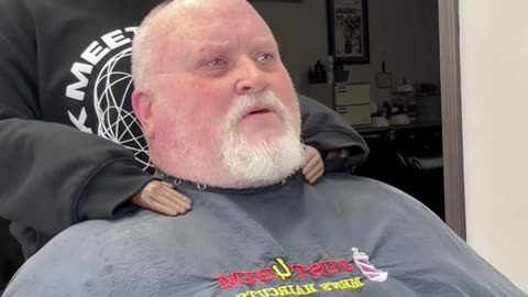 The Tiny Hands Prank: Barber's Hilarious Surprise Leaves Client in Stitches