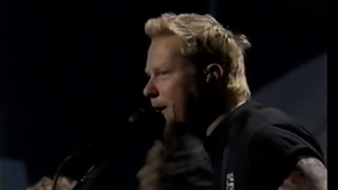 Metallica - Enter Sandman Live Mtv Emp 2000