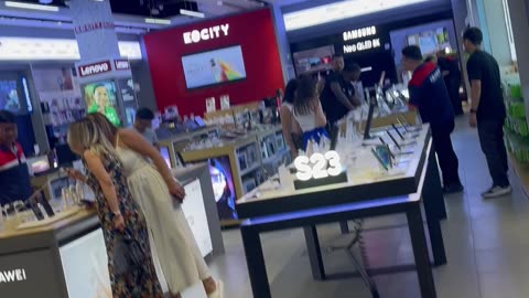 Dubai mall vlog beautiful and clean environment