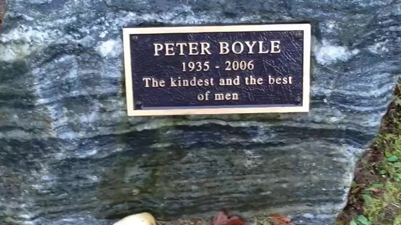 FAMOUS GRAVES - VOL. 345: PETER BOYLE