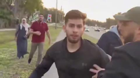 Muslims Assault a Christian Street Preacher Next to University of South Florida