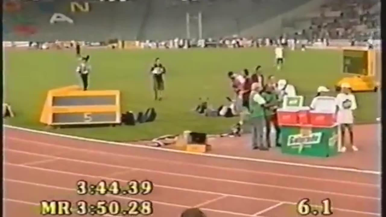 Hicham el Guerrouj (new world record) (running sports)