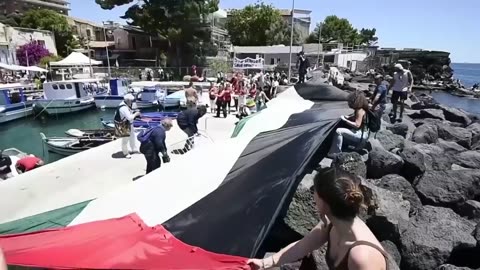 Destination Gaza Strip: Thunberg and activists set sail from Sicily with aid for Palestinians