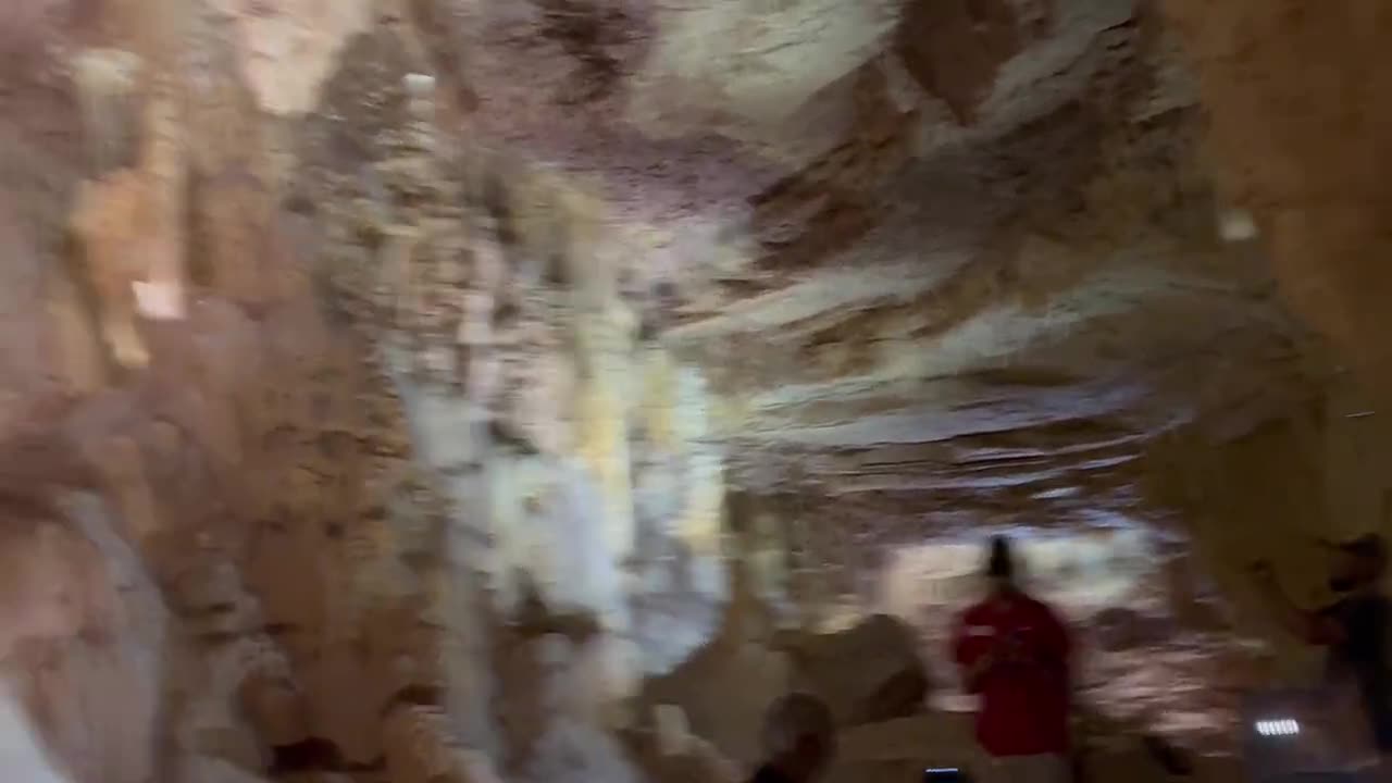 Texas Natural Bridge Caverns lights go off