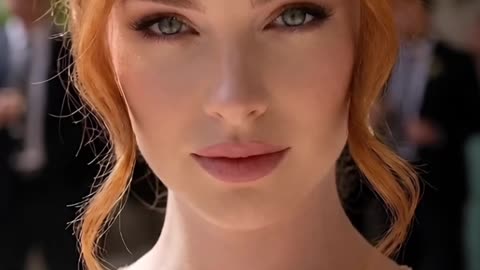 Royal Gold Glam Look Everyone Noticed #weddingguest #glamlook #goldstyle #fashioninspo #dressideas