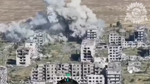 Ukrainian Su27 Levels Buildings with Laser-Guided Bombs