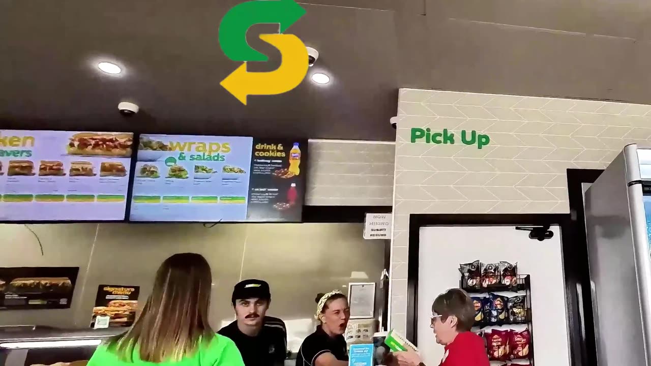 Subway App Glitch? Had to Go In-Store to Order! 🇦🇺🥪📱