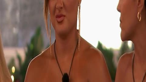 Love Island Star Divides Viewers After Tense Tv G