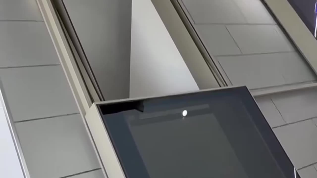 Smooth-Opening Skylight Window for Balconies | Windproof & Customizable