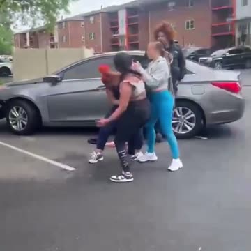 Group of girls fight eachother in parking lot with tasers and mace (camerawomen gets maced)