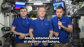 Cosmonautas rusos acercan el espacio a personas con discapacidad visual