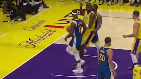 Lakers’ opening act falls flat and raises concerns about the future