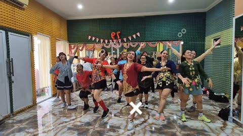 Energetic Zumba Moms Light Up the Dance Floor 